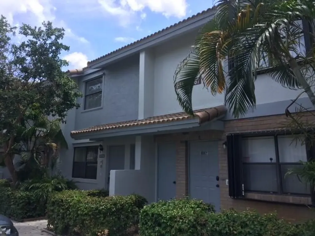 2753 S Oakland Forest Drive Oakland Park FL 33309