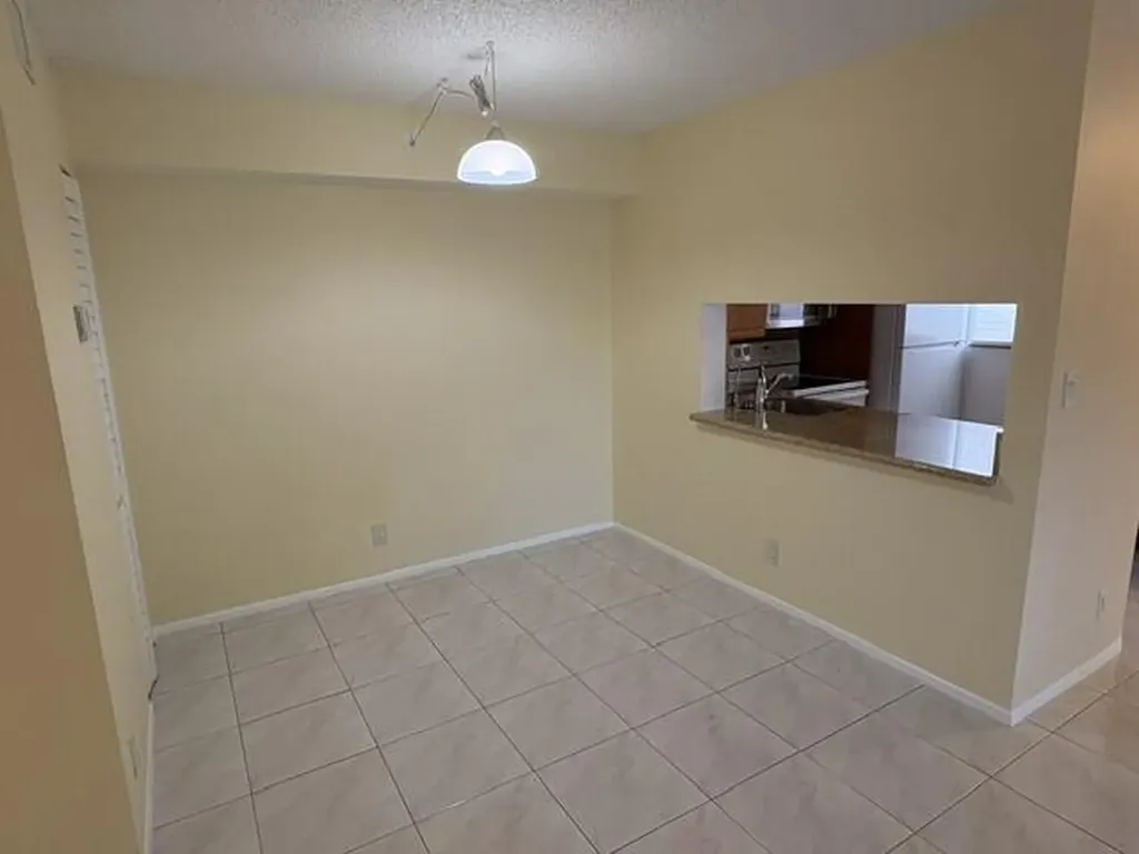 2753 S Oakland Forest Drive Oakland Park FL 33309