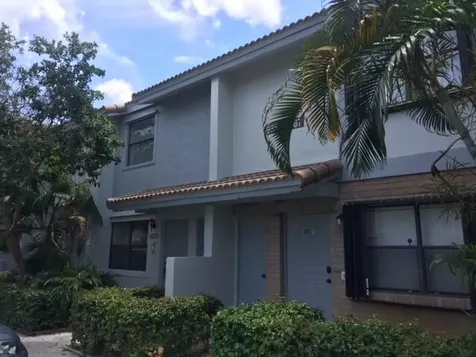 2753 S Oakland Forest Drive Oakland Park FL 33309