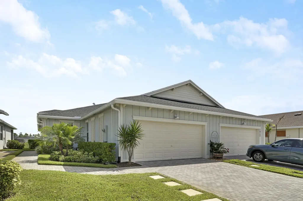 1960 SE Crosswood Way Port St Lucie FL 34984