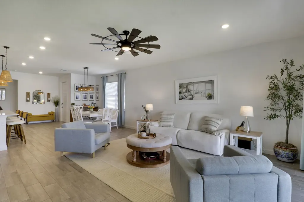 1960 SE Crosswood Way Port St Lucie FL 34984