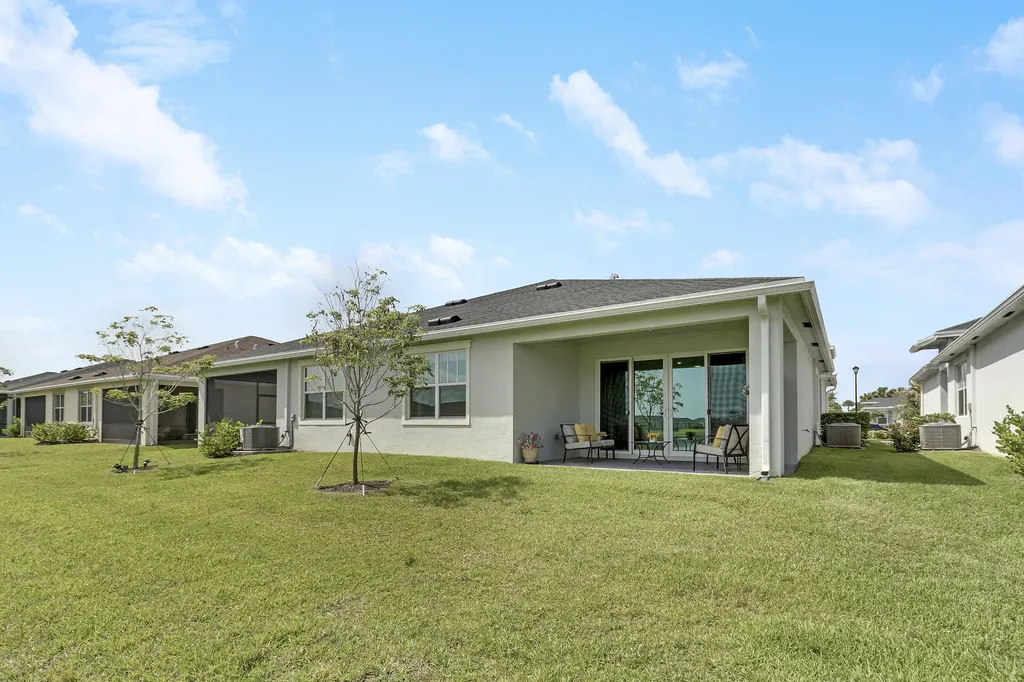 1960 SE Crosswood Way Port St Lucie FL 34984