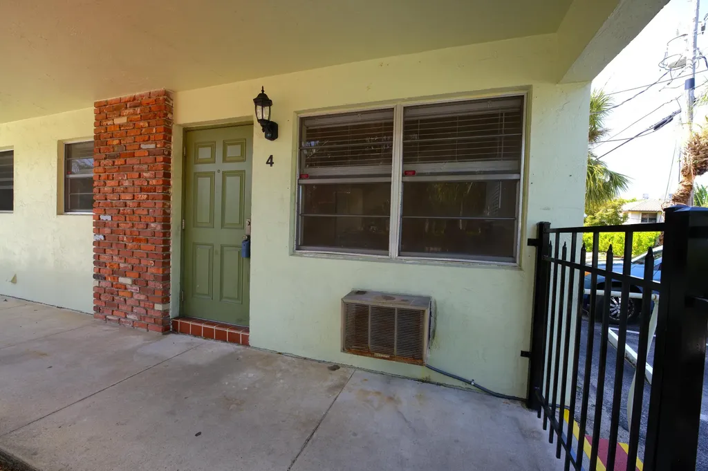 220 Lucerne Avenue Lake Worth Beach FL 33460