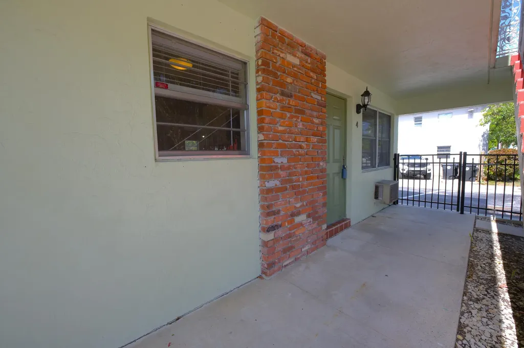 220 Lucerne Avenue Lake Worth Beach FL 33460
