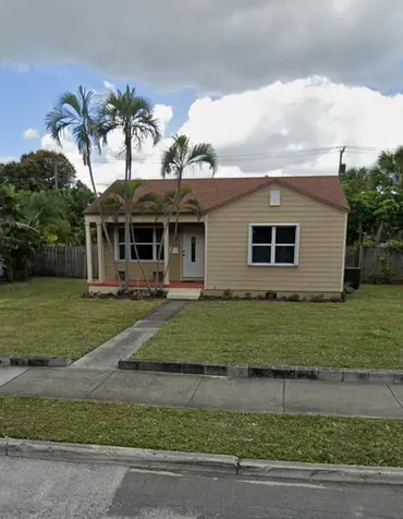 1007 Avon Road West Palm Beach FL 33401