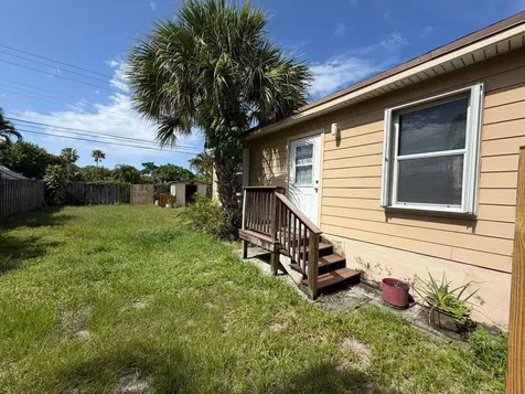 1007 Avon Road West Palm Beach FL 33401
