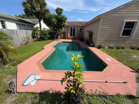 1007 Avon Road West Palm Beach FL 33401