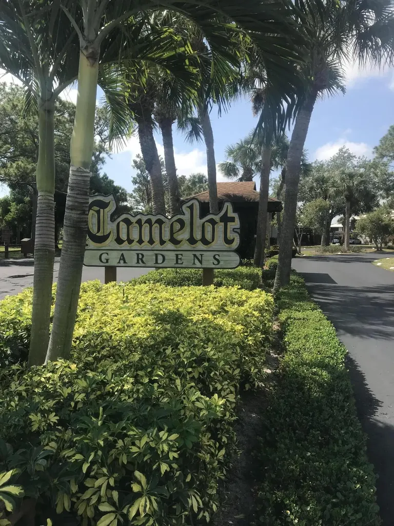 303 SE Castle Court SE Port St Lucie FL 34952