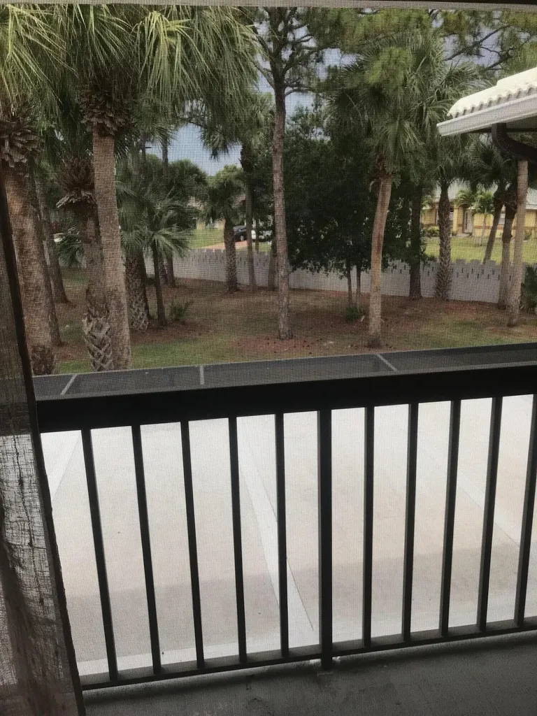 303 SE Castle Court SE Port St Lucie FL 34952