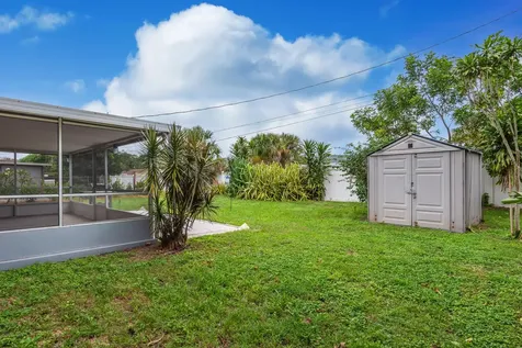 4317 Applecrest Drive Palm Beach Gardens FL 33410