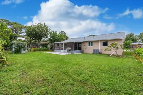 4317 Applecrest Drive Palm Beach Gardens FL 33410