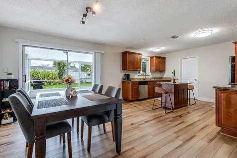 4317 Applecrest Drive Palm Beach Gardens FL 33410