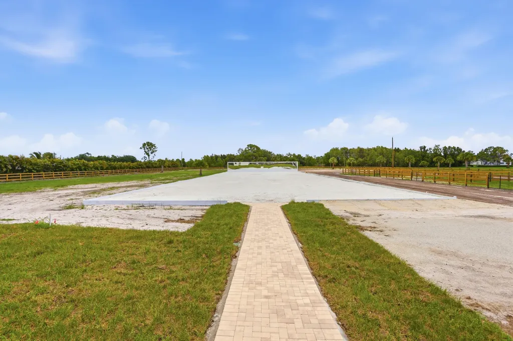 2324 Deer Run Trail The Acreage FL