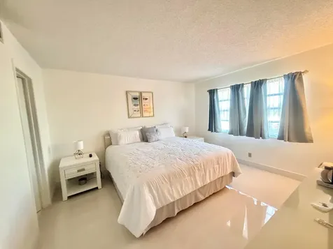 4640 Lucerne Lakes Boulevard W Lake Worth FL 33467