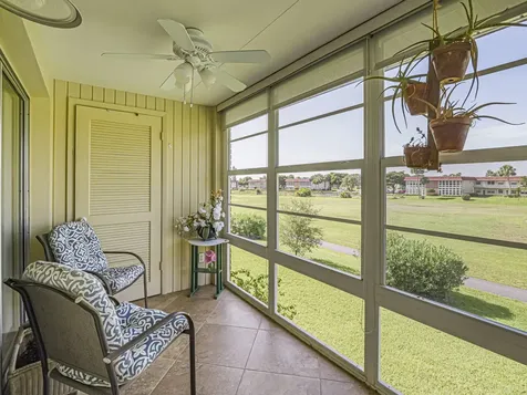 106 Spring Lake Court Vero Beach FL 32962