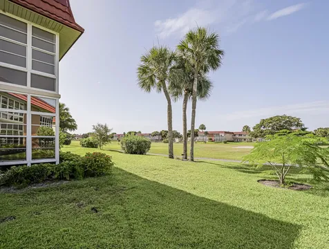 106 Spring Lake Court Vero Beach FL 32962