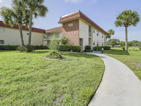 106 Spring Lake Court Vero Beach FL 32962