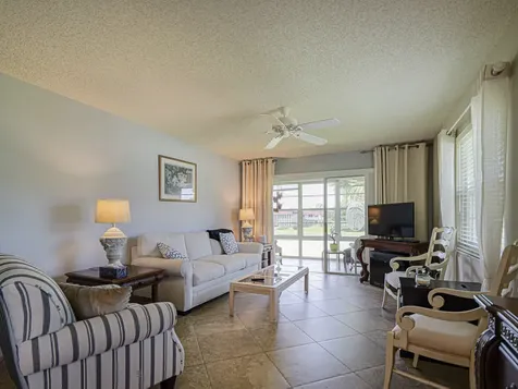 106 Spring Lake Court Vero Beach FL 32962