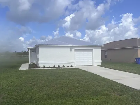 4886 29th Avenue Vero Beach FL 32967