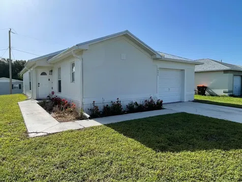 4886 29th Avenue Vero Beach FL 32967