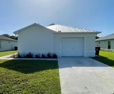 4886 29th Avenue Vero Beach FL 32967