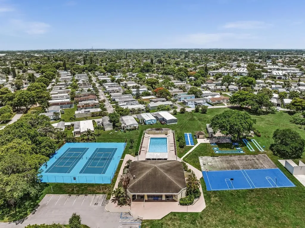 3083 Lillian Lane Margate FL 33063
