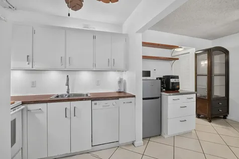 290 Oakridge Q Deerfield Beach FL 33442