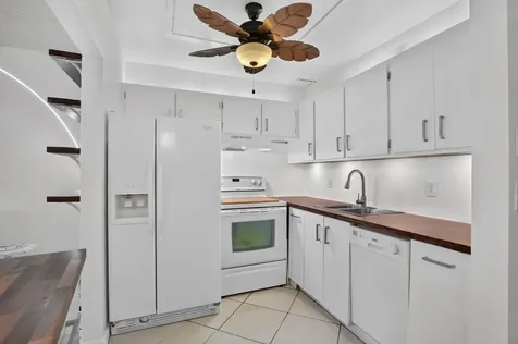 290 Oakridge Q Deerfield Beach FL 33442