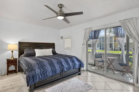 290 Oakridge Q Deerfield Beach FL 33442