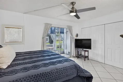 290 Oakridge Q Deerfield Beach FL 33442