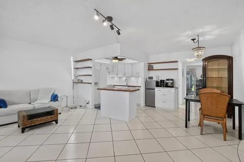 290 Oakridge Q Deerfield Beach FL 33442