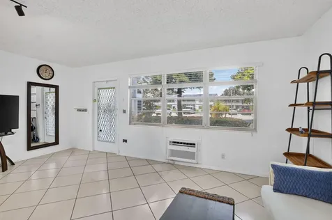 290 Oakridge Q Deerfield Beach FL 33442