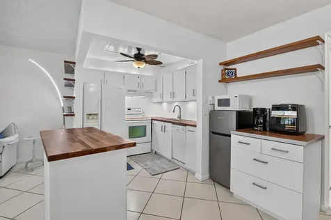 290 Oakridge Q Deerfield Beach FL 33442