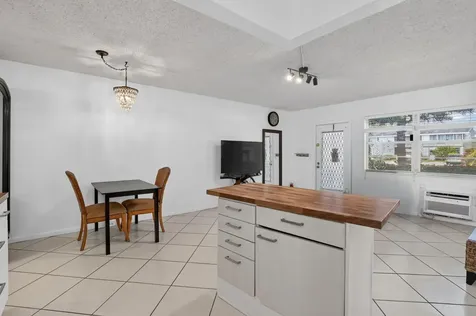290 Oakridge Q Deerfield Beach FL 33442