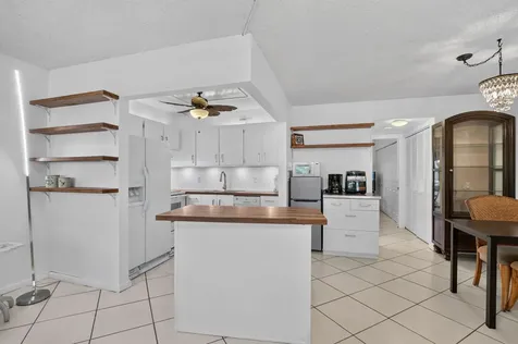 290 Oakridge Q Deerfield Beach FL 33442