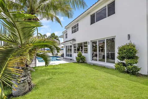 4921 NE 28th Avenue Lighthouse Point FL 33064