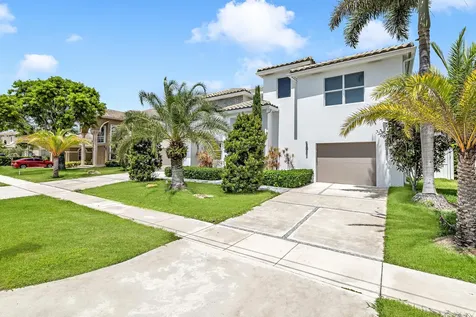 4921 NE 28th Avenue Lighthouse Point FL 33064