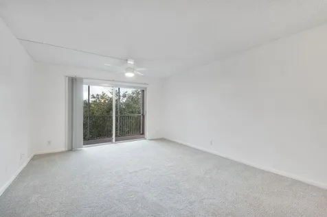 1075 Riverside Drive Coral Springs FL 33071