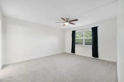 1075 Riverside Drive Coral Springs FL 33071