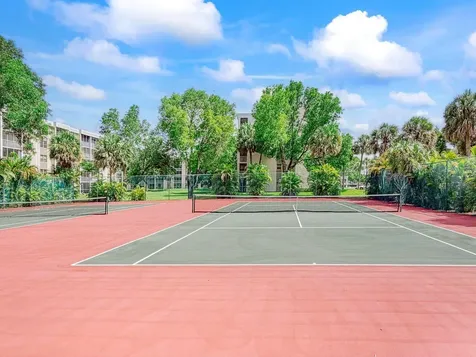 1075 Riverside Drive Coral Springs FL 33071