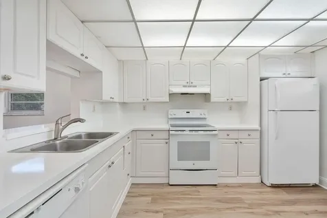 1075 Riverside Drive Coral Springs FL 33071