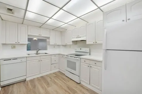 1075 Riverside Drive Coral Springs FL 33071