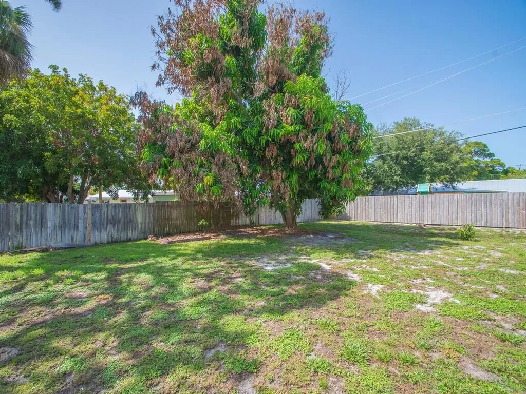 2309 NE 13th Court Jensen Beach FL 34957