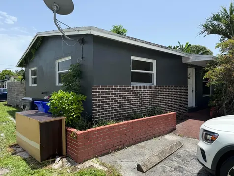 5900 Garfield Street Hollywood FL 33021