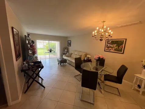 8584 Bella Vista Drive Boca Raton FL 33433