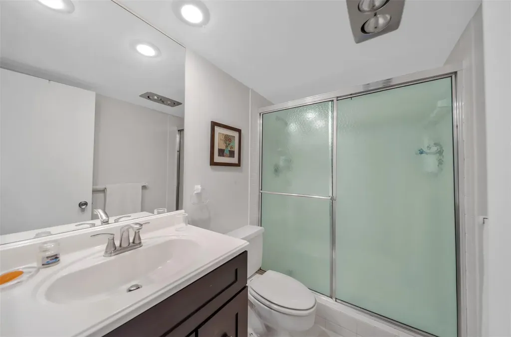 3611 Oaks Clubhouse Drive Pompano Beach FL 33069
