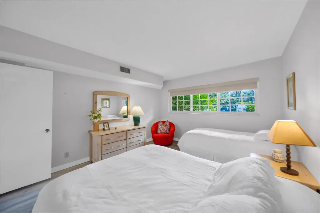 3611 Oaks Clubhouse Drive Pompano Beach FL 33069