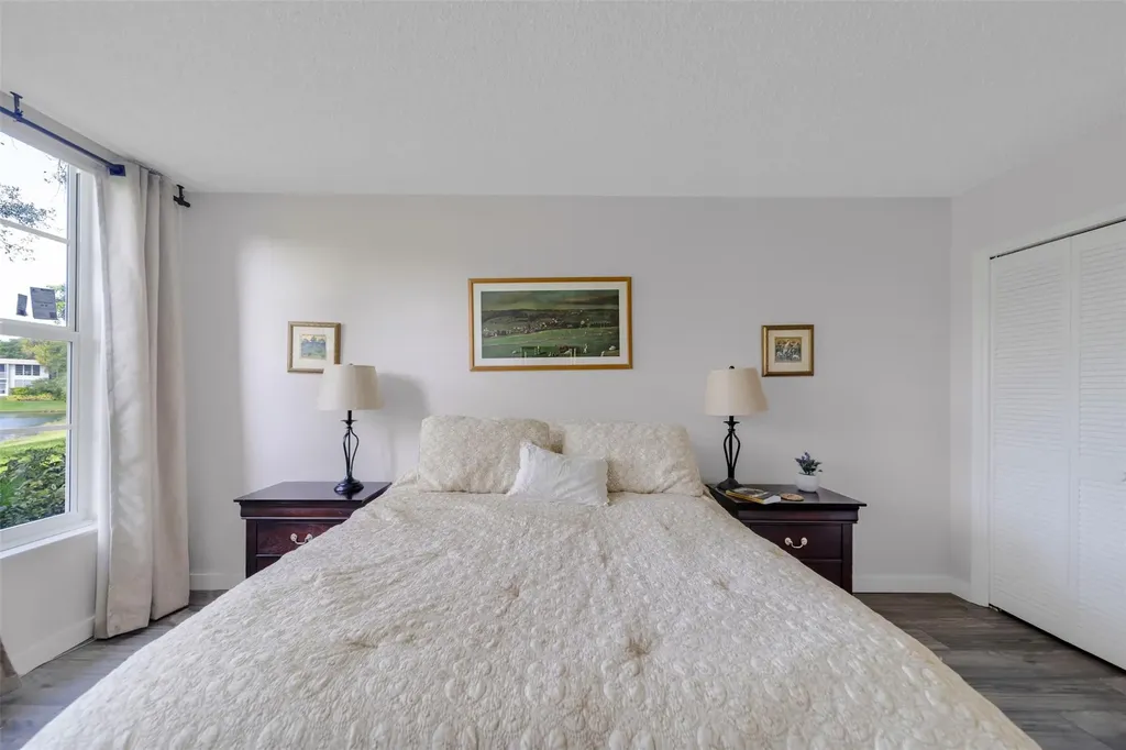 3611 Oaks Clubhouse Drive Pompano Beach FL 33069