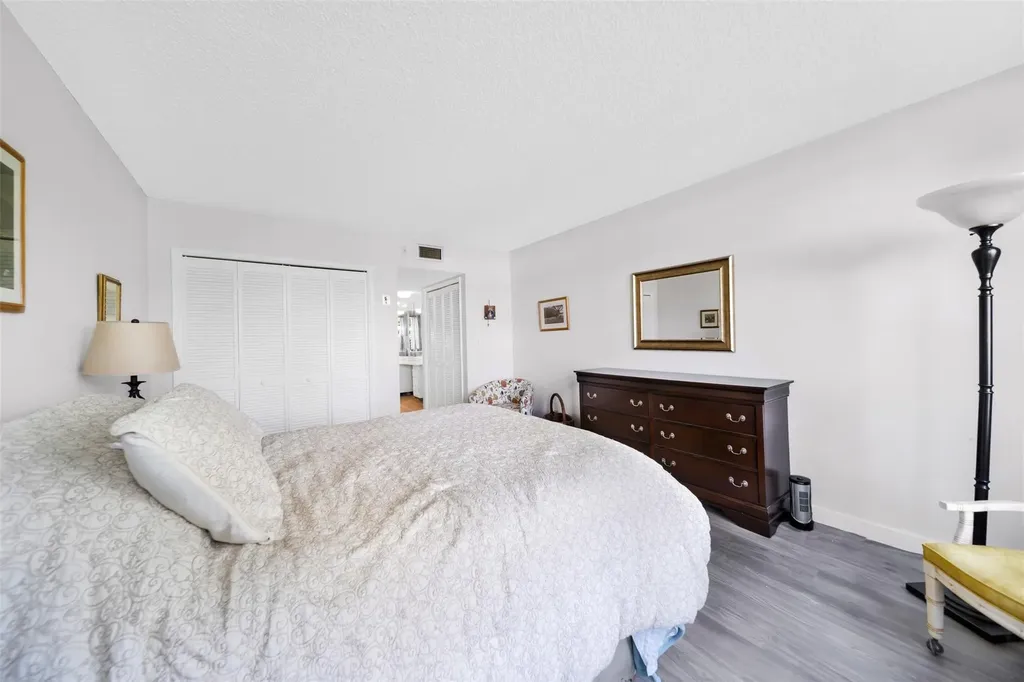 3611 Oaks Clubhouse Drive Pompano Beach FL 33069