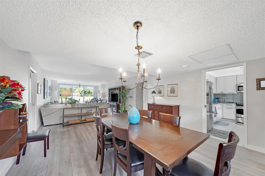 3611 Oaks Clubhouse Drive Pompano Beach FL 33069